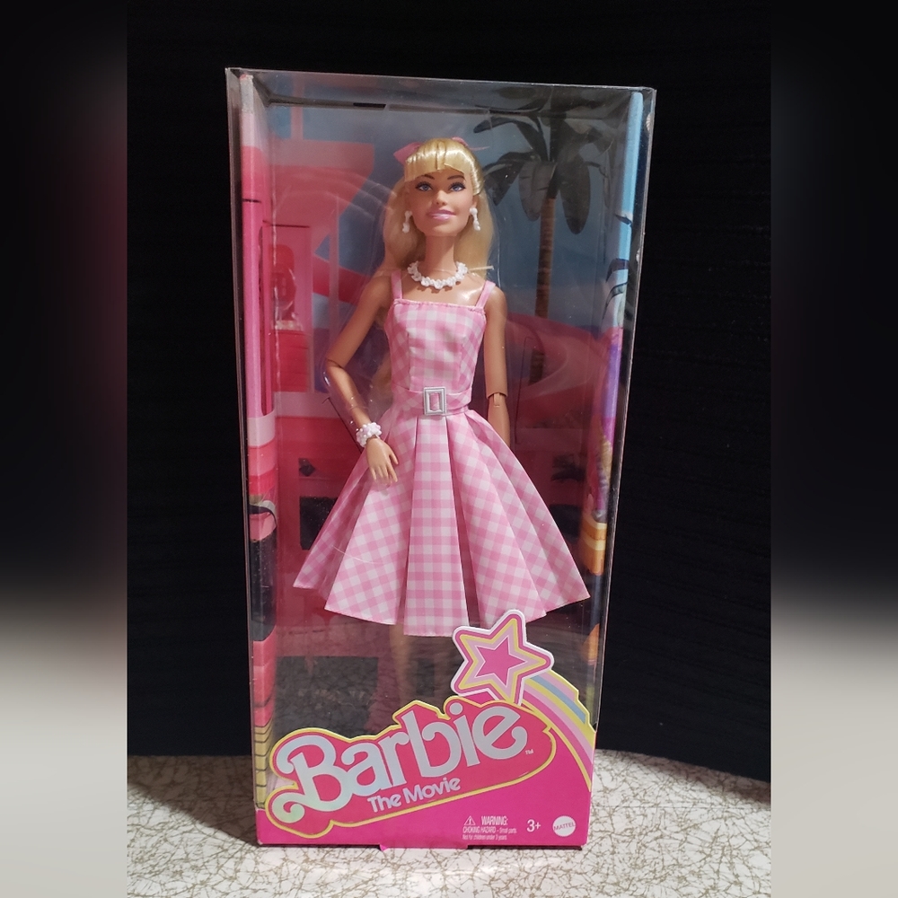 Barbie the Movie Margot Robbie Collectible Barbie Doll NWT - Picture 2 of 6